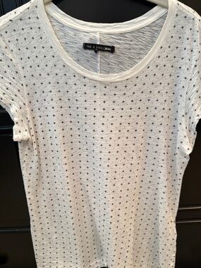 rag & bone white short sleeve tee with black cross-dot print